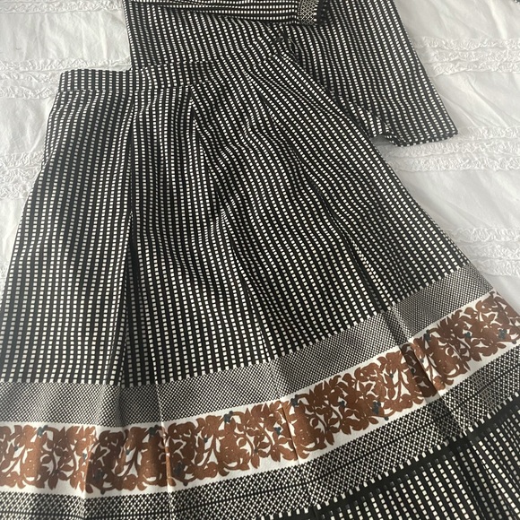 Beautiful vintage Italian matching skirt set - Picture 3 of 9